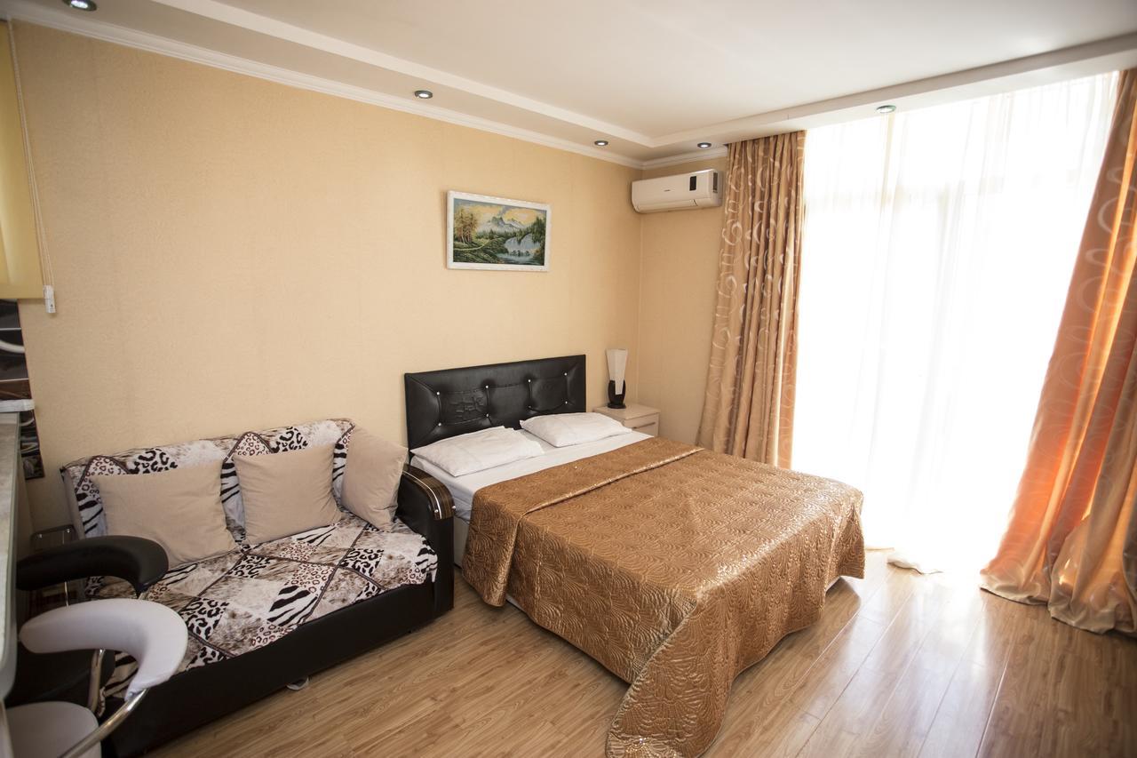 Apartment On Sherif Khimshiashvili Street 15B Batumi Exterior photo